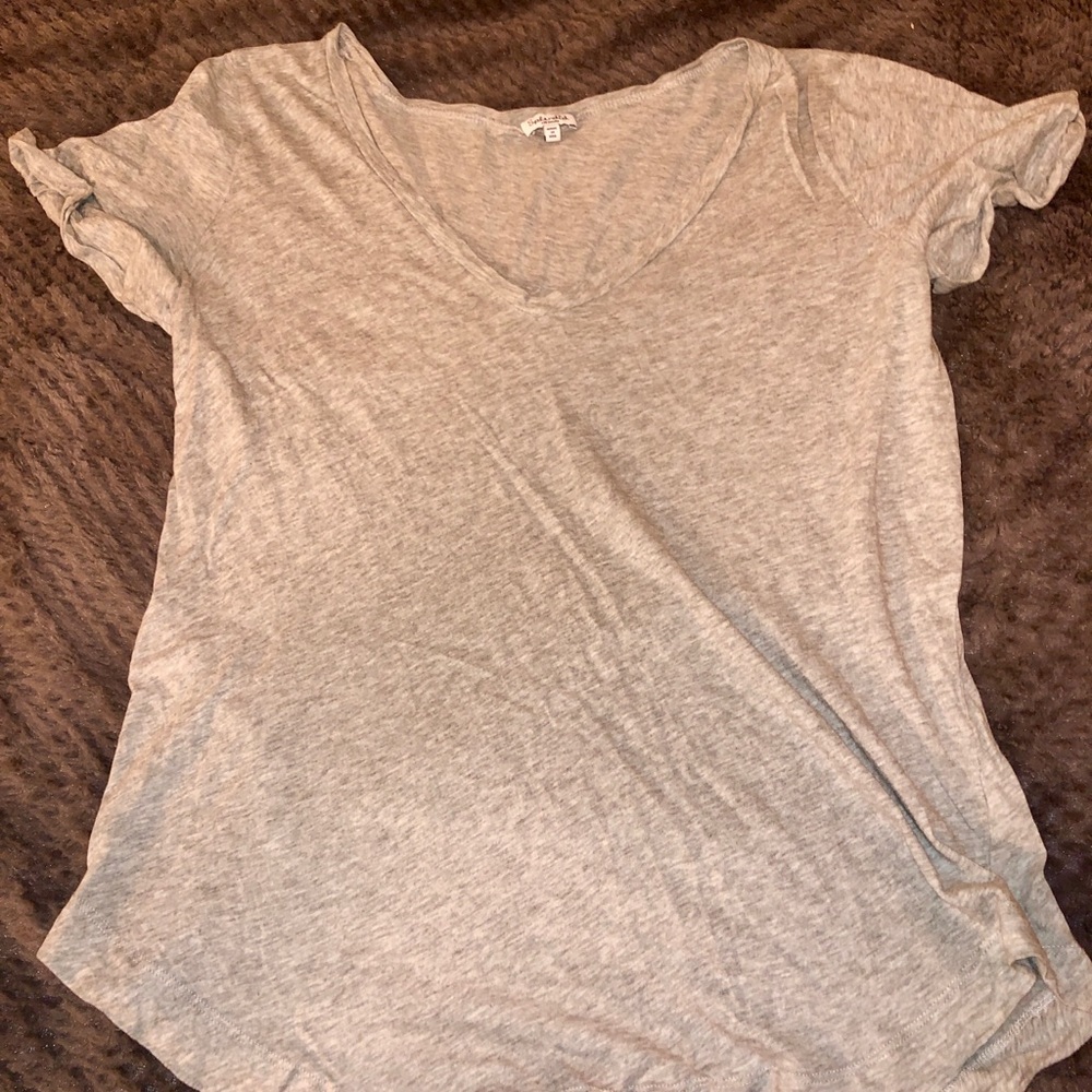 Splendid basic grey V neck 😍